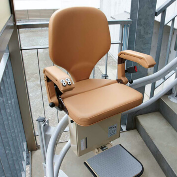 階段昇降機 段差解消機の販売 レンタルならスマイルケア